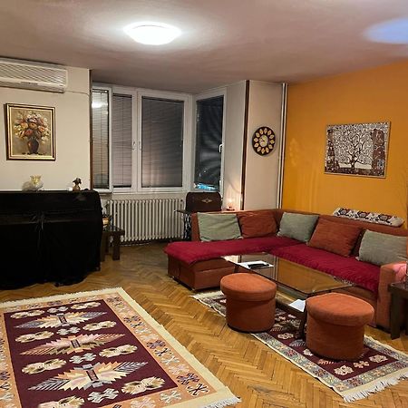 Skopje - center bright apartment Eksteriør bilde