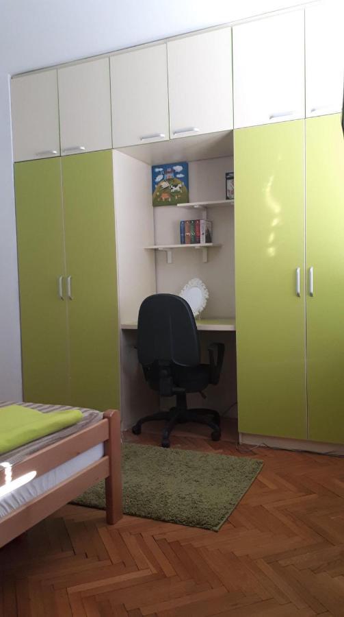 Skopje - center bright apartment Eksteriør bilde